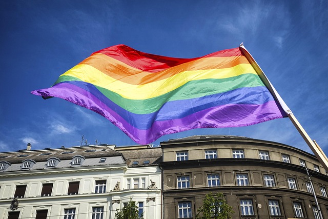 Een vlag die jouw boodschap laat wapperen: van ontwerp tot levering